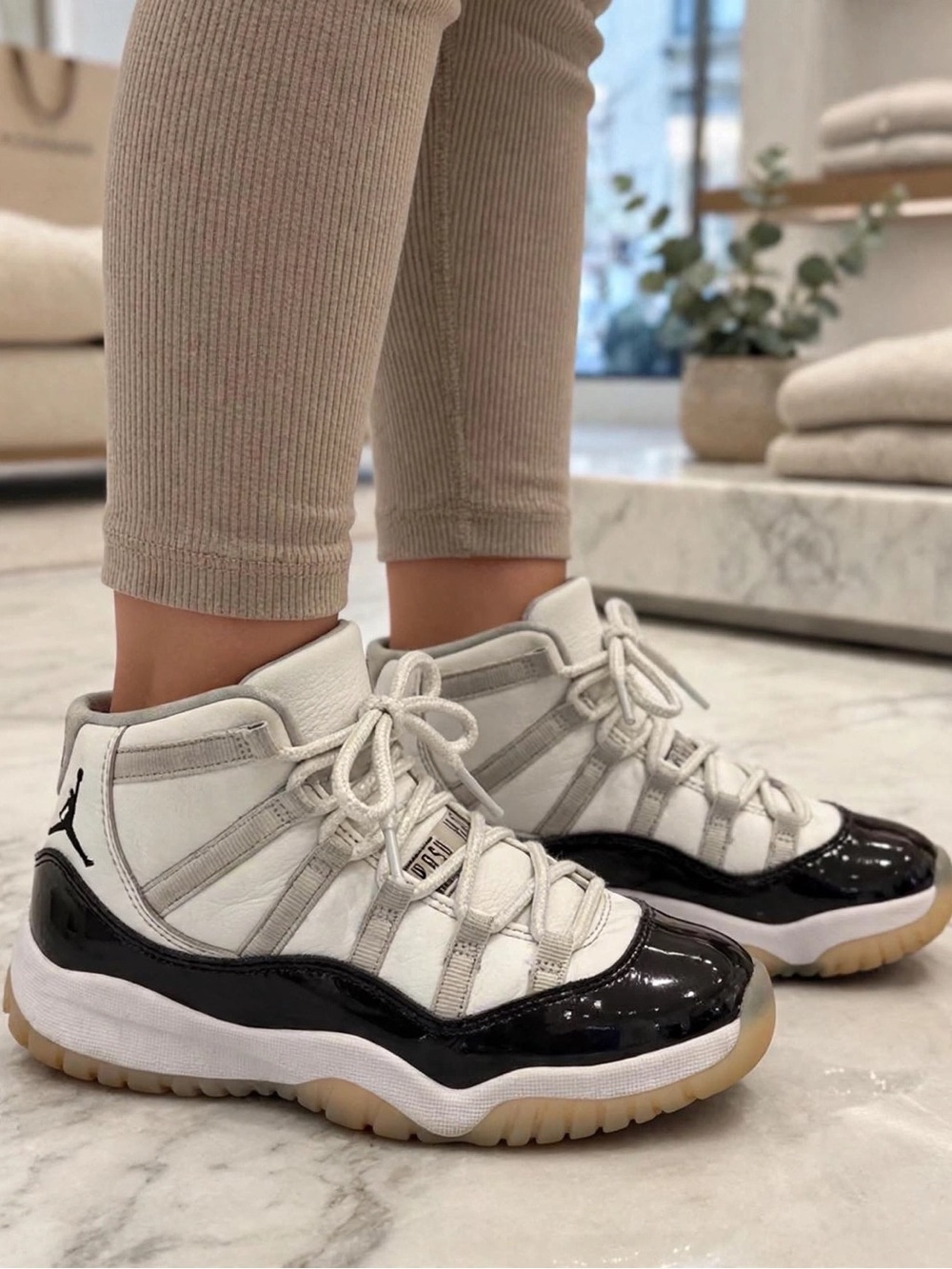 🏆 Nike Air Jordan 11 Neapolitan girls Kids White and Black High-Top Sneakers